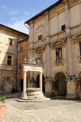 L&ouml;wen-Brunnen in Montepulciano