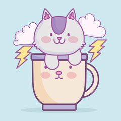 Obraz na płótnie Canvas little cat on cup
