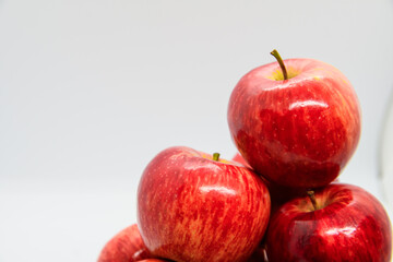 pile of red apples