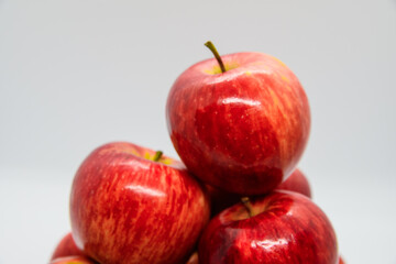 pile of red apples