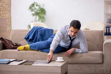 Young businessman employee waiting for business meeting