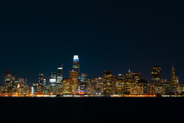 Fototapeta premium San Francisco Cityscape - Beautiful lights 