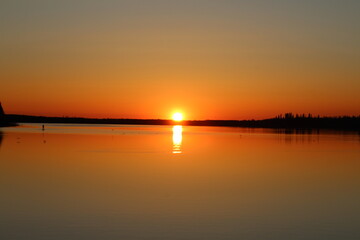 Fototapeta na wymiar Sun Ready To Set, Elk Island National Park, Edmonton, Alberta
