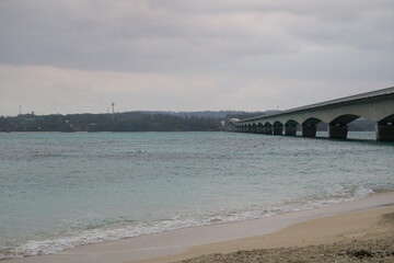 海と橋