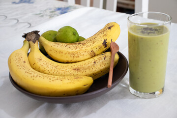 green juice with banana and flaxseed