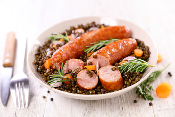 lentils with carrot and sausage