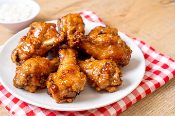 fried chicken with sauce