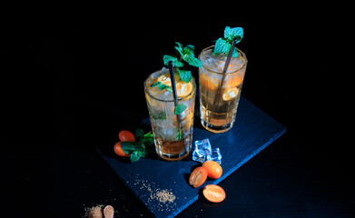 cocktails with mint and kumquat