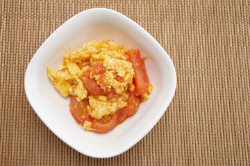 トマトと卵の炒め物