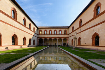 Fototapeta na wymiar Milano Castello Sforzesco 