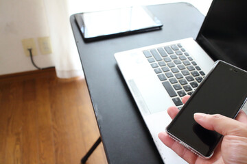 テレワーク、リモートワークのイメージ素材