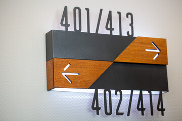 Room numbers "401 / 413" and "402 / 414" with two-direction arrows