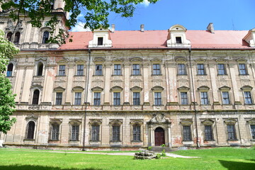 Opactwo Cystersów w Lubiążu – cysterski zespół klasztorny w Lubiążu, jeden z największych...