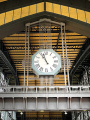 Uhr