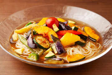 夏野菜のぶっかけそうめん