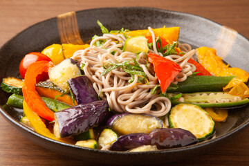 夏野菜のぶっかけ蕎麦