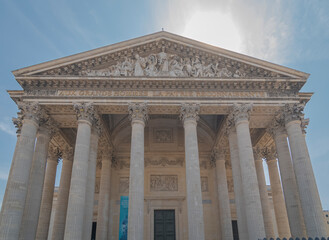 Vue des colonnes de l'entrée du Panthéon, Paris, France.
