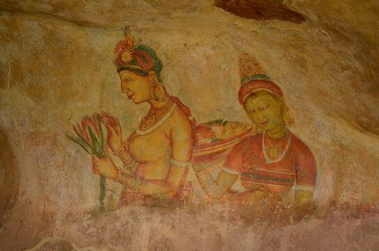 Ancient frescos in Sigiriya, Sri Lanka. Rock painting sigiriya penting