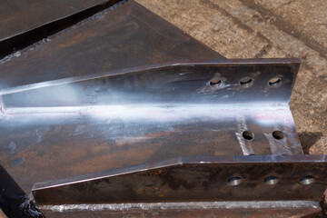 After use Developer spray into the welded to pull the liquid penetrate from the defect for Non-Destructive Testing(NDT) of welding with process Penetrant Testing or Penetration Testing(PT).