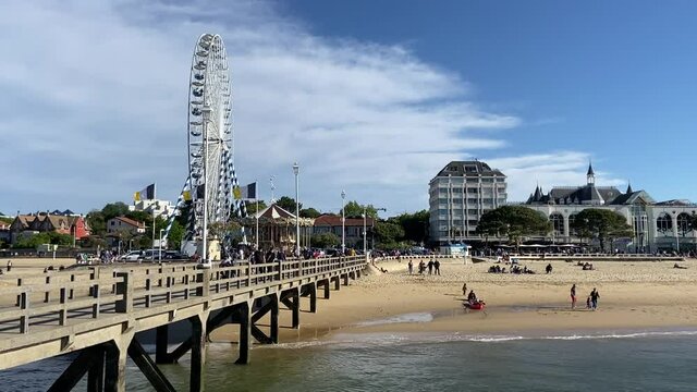 Grande roue sur la plage d'Arcachon, Gironde