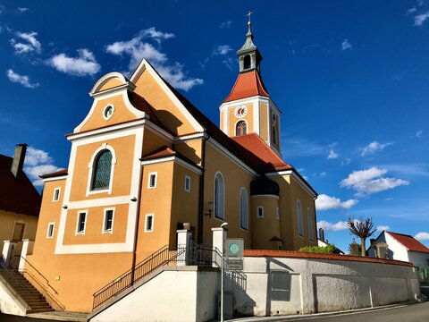 Kirche in Bruckberg (Bayern, Niederbayern)