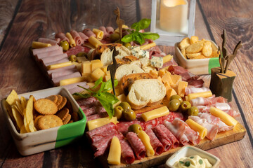 picada tradicional argentina con variedad de fiambres!!!