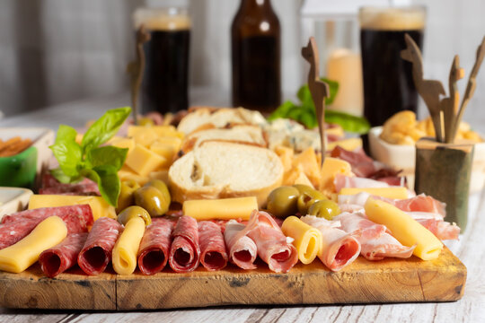 picada tradicional argentina con variedad de fiambres!!!