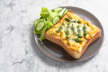 玉子チーズトースト