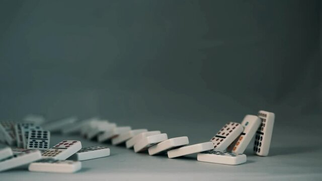 Fun falling domino pieces effect