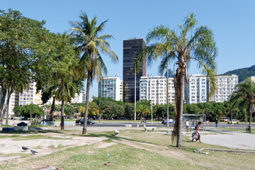 Zabudowa dzielnicy Botafogo widziana z plaży