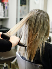 Blond hair in hairdressing salon - obrazy, fototapety, plakaty