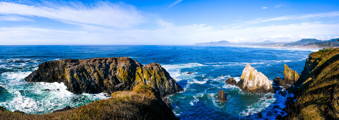 View coastline and rocks at Yaquina Head beach in Newport Oregon, USA © CK