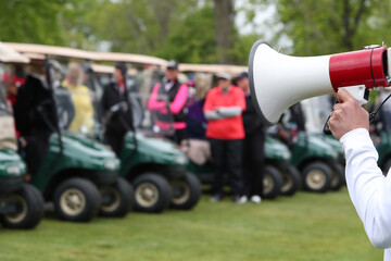 golfers are given finals instructions prior to the start of a their round