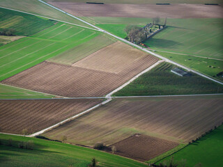 vue aérienne de champs à Vesly dans le Val d'Oise en France