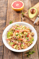 quinoa salad with avocado and shrimp