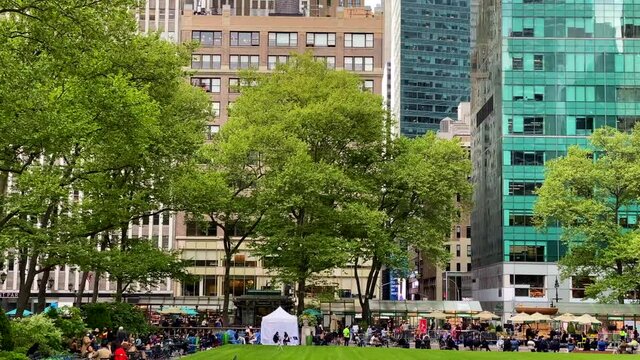 Pretty views of Bryant Park and the surrounding skyscrapers in New York City