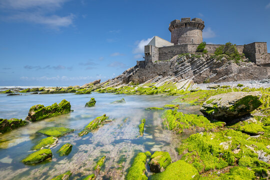 Fort de Socoa au bord de Oc&eacute;an Atlantique &agrave; Saint-Jean-de-Luz , France