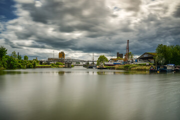 Obraz premium Industrial buildings at Sharpness Marina 