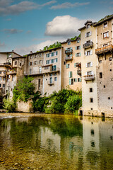Fototapeta premium Les maisons suspendues de Pont-en-Royans