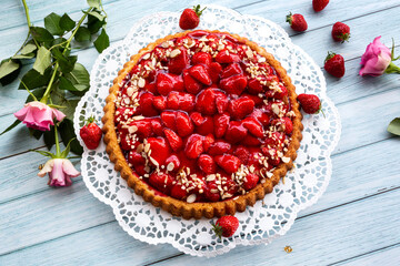 Muttis Erdbeertorte lecker und frisch.