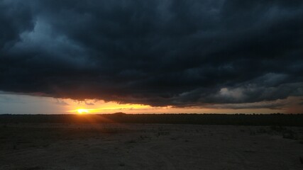 Fototapeta premium Cloudy Sunset - LLanos Orientales