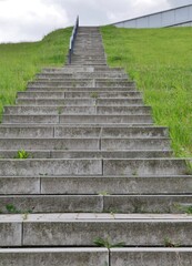 Steinstufen auf den Energieberg