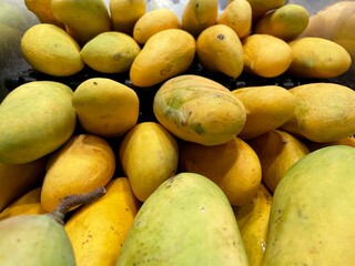 mangoes in a market