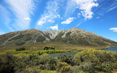 Fototapeta premium Purple Hill on Lake Pearson - New Zealand