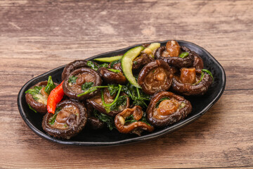 Marinated shiitake mushrooms with herbs