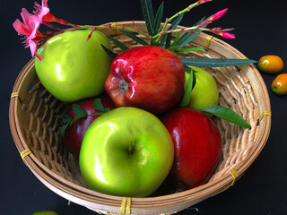 red and green apples