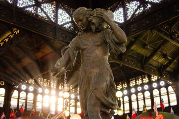 Central Market Santiago de chile statue