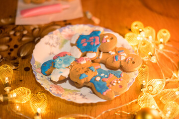 Fototapeta na wymiar gingerbread cookies and christmas decorations