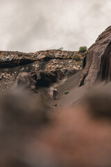 Spagna, Tenerife. Ambienti fantastici, sport, tempo libero e ciclisti in mountain bike. MTB, freestyle e lifestyle.