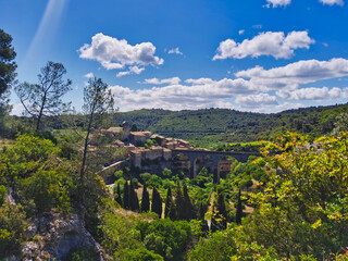 Obraz premium Panorama on the medieval village of Minerve, south of France.